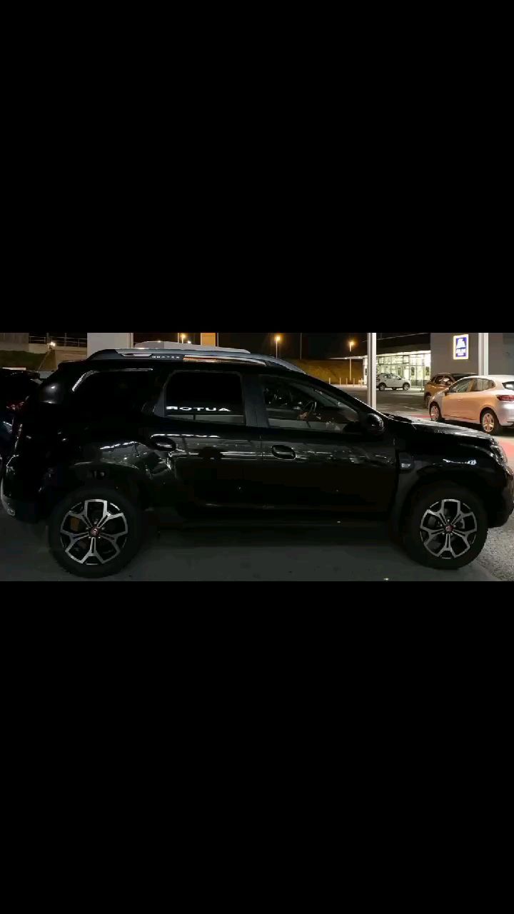 Dacia Duster noir
